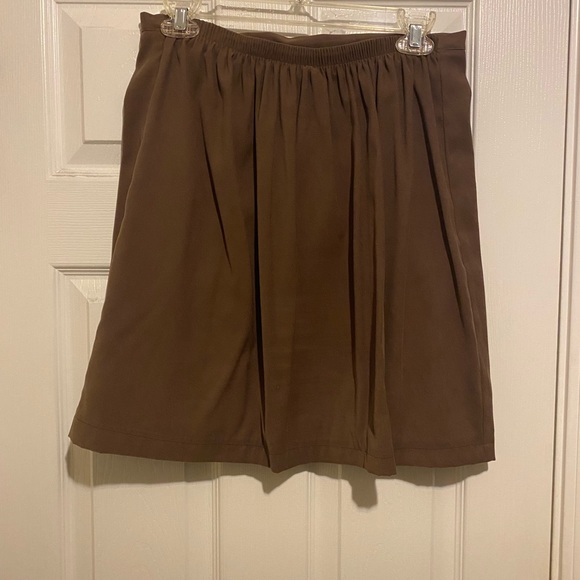 Capacity Petites Skirt- Large - Picture 3 of 6